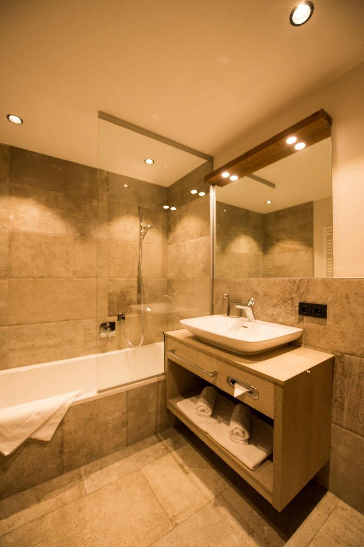 Pepi'S Suites - Lechtal Apartments Холцгау Екстериор снимка