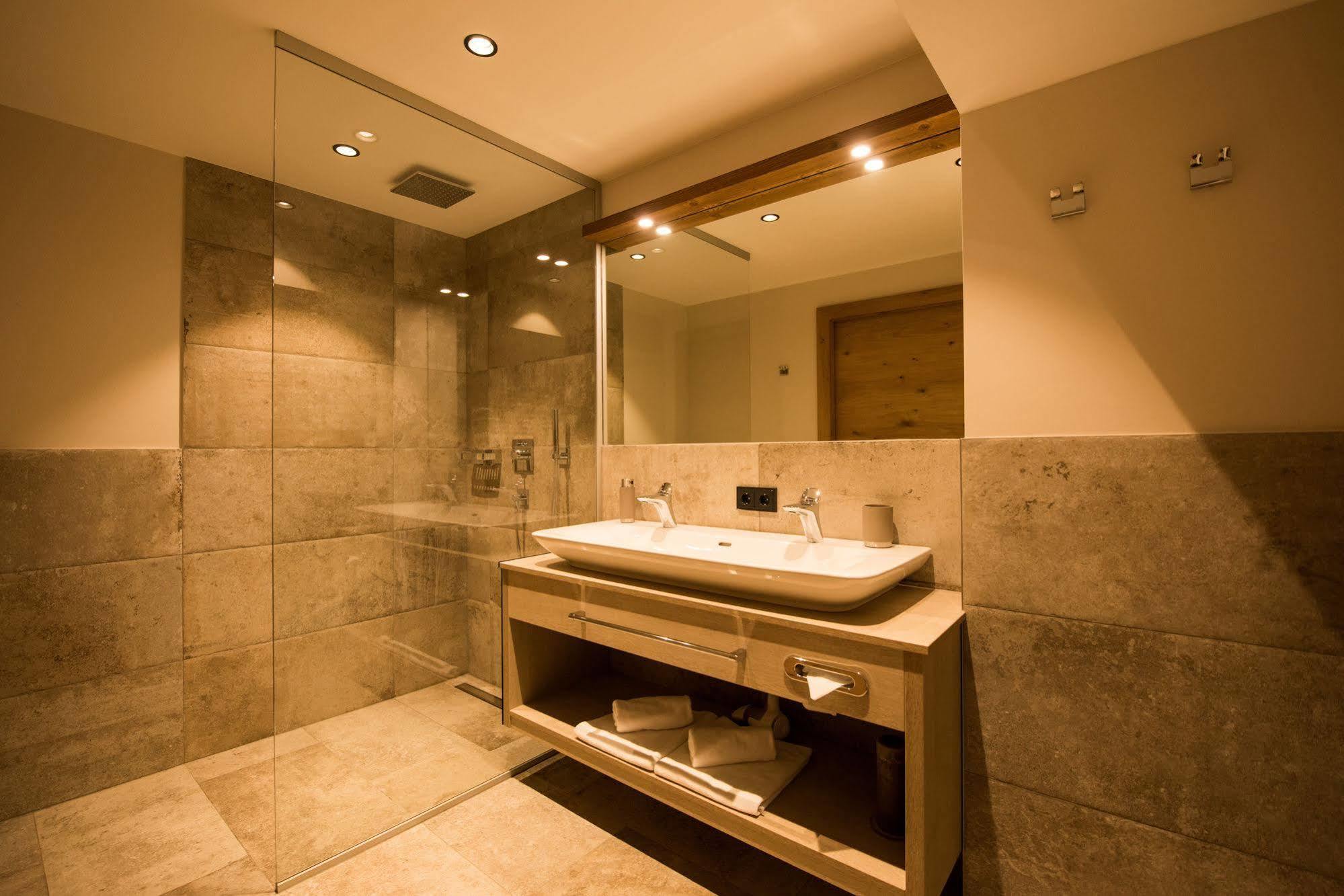 Pepi'S Suites - Lechtal Apartments Холцгау Екстериор снимка